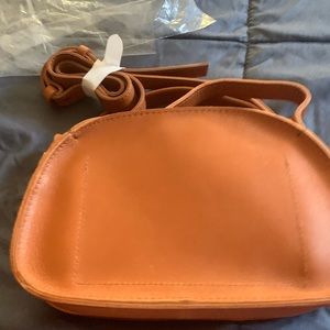 Madewell Sydney Zip Top Crossbody Bag